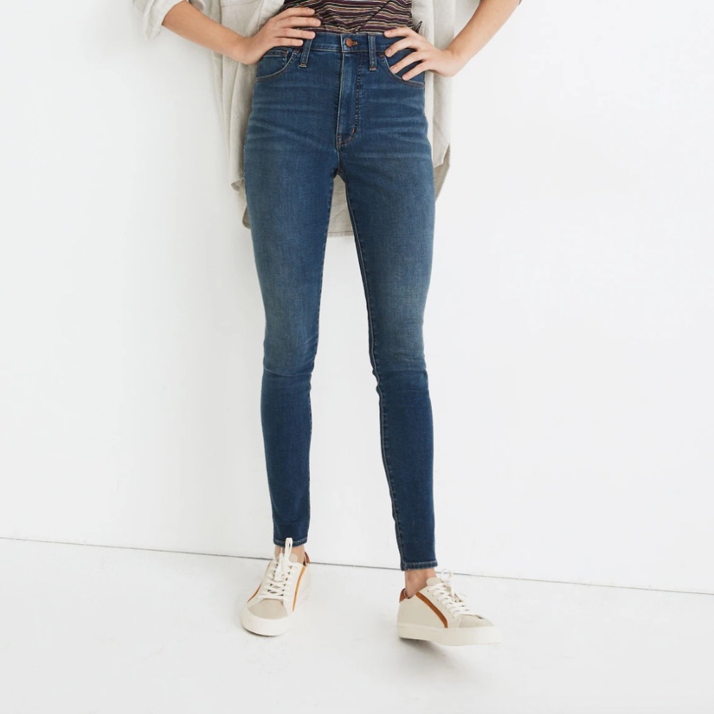 Madewell 10" High-Rise Roadtripper Supersoft Jeans in Playford Wash
